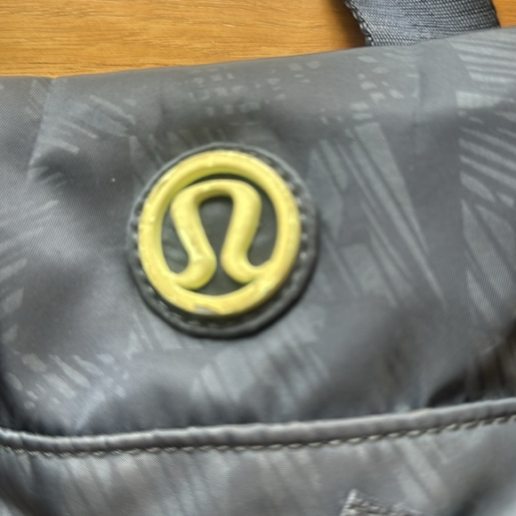 Lululemon tote bag with crossbody strap - Picture 2 of 6